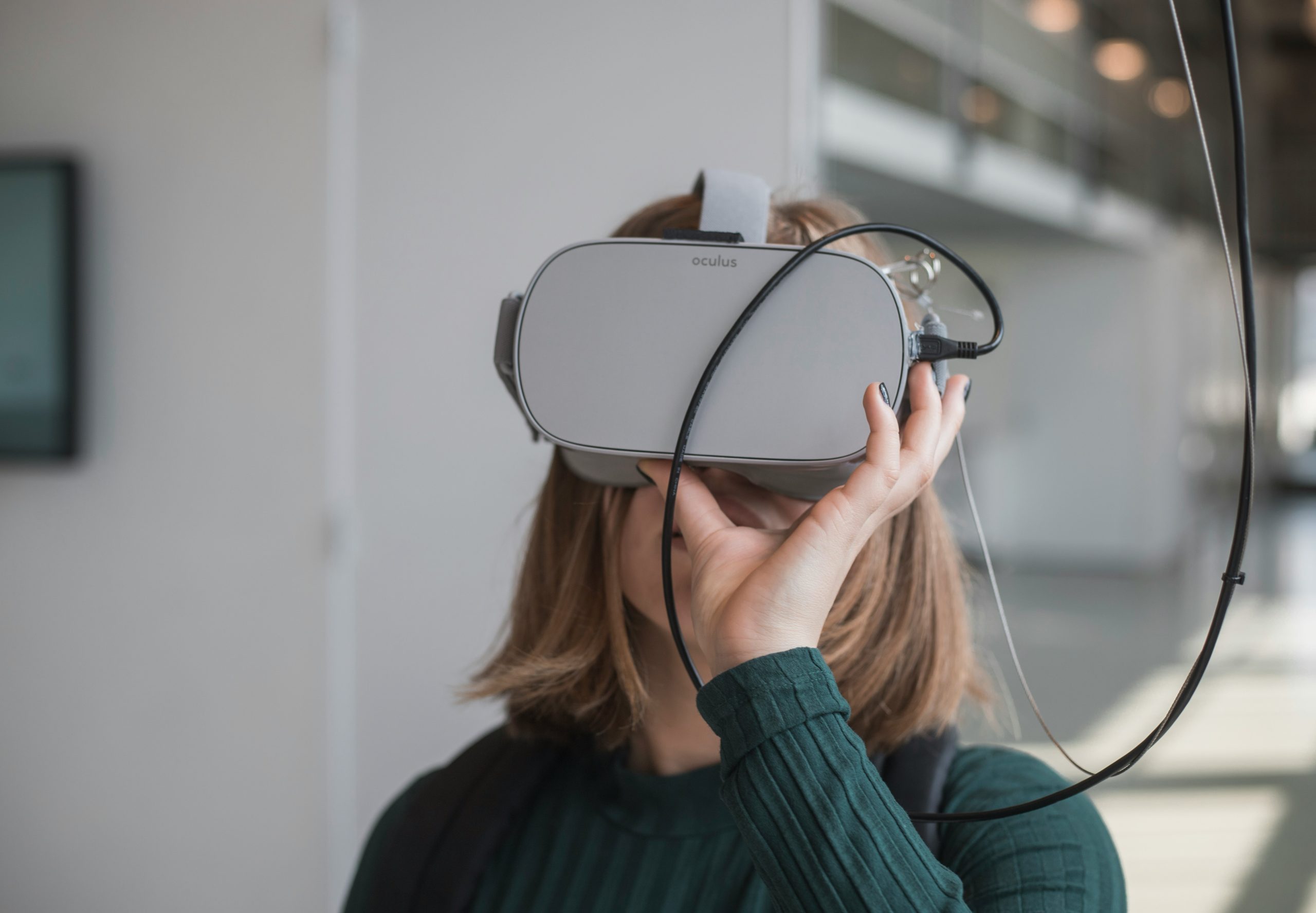 Student wears VR headset for interactive learning